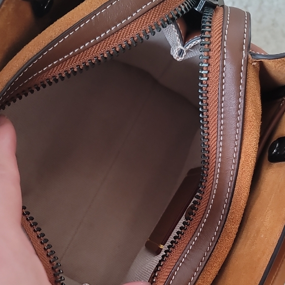 Coach Rogue 20 – Signature Textile Jacquard with Varsity Patches - Picture 12 of 16